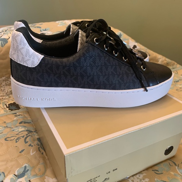 Michael Kors Poppy Color Block women’s Sneakers - Picture 3 of 4